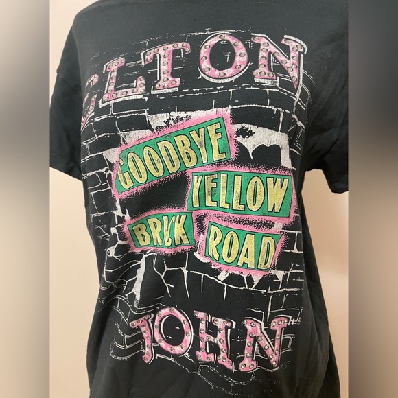 Daydreamer Elton John Goodbye Yellow Brick Road Tee NWT - Picture 6 of 9